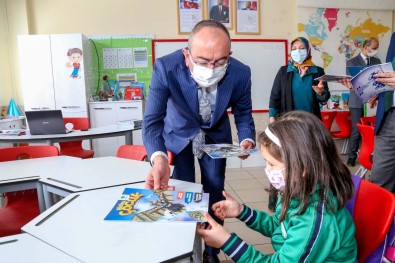 Meram'da 1. Ve 2. Sınıf Öğrencilerine Bizim Çocuk Dergisi Dağıtıldı