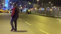 (Özel) Kadıköy'de Kazaya Karışan Şahısların Yol Ortasında Kavgası Kamerada