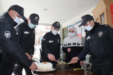 Rehin Alma İhbarına Giden Polis Ekiplerine Sürpriz Kutlama