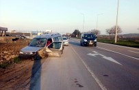 Samsun'da Otomobil Aydınlatma Direğine Çarptı Açıklaması 1 Yaralı Haberi