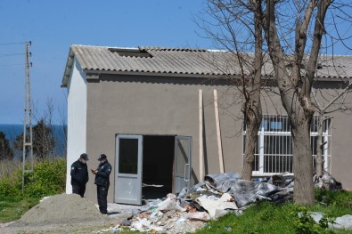 Sinop'ta Tamir İçin Çıktığı Çatıdan Düşen İşçi Ağır Yaralandı