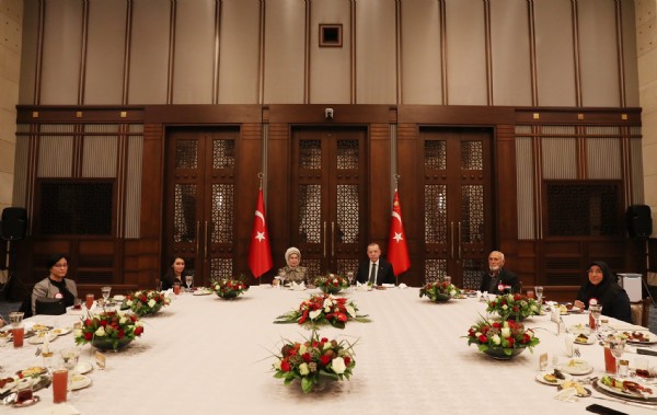 Başkan Erdoğan ilk iftarında şehit aileleriyle!