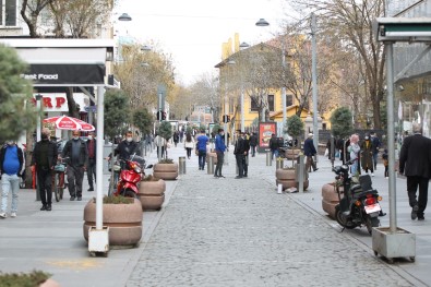 Konya'da Vatandaşlar Kısıtlamalardan Memnun Hatta Artırılmasını İstiyor