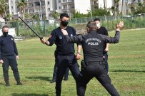 Tarsus'ta Zabıta Ekiplerine 'Yakın Savunma Teknikleri Ve Biber Gazı' Kursu