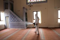 Akhisar'da Camilere Ramazan Temizliği Haberi