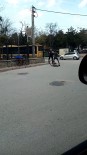 Bursa'da Bisiklet Sürücülerinin Yol Verme Kavgasında Yumruklar Konuştu
