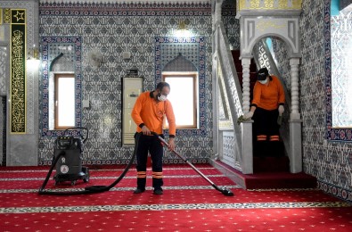 Camiler Dezenfekte Edildi