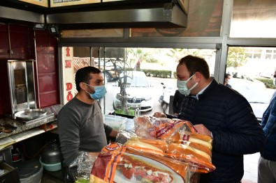 Çiğli Belediyesinden Esnafa Ramazan Desteği