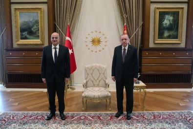 Cumhurbaşkanı Erdoğan, Yunanistan Dışişleri Bakanı Dendias'ı Kabul Etti