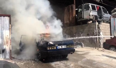 Kahramanmaraş'ta Otomobil Yangını