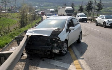Samsun'da Otomobil Bariyerlere Çarptı Açıklaması 1 Yaralı
