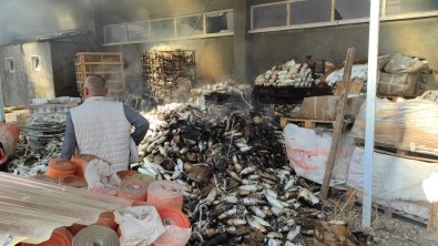 Yalıtım Malzemesi Deposundaki Yangın Korkuttu