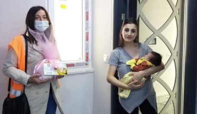 Kuyucak'ta 'Hoş Geldin Bebek' Projesi Sürüyor
