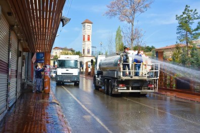 Ergani'de Cadde Ve Sokaklar Tazyikli Suyla Yıkandı