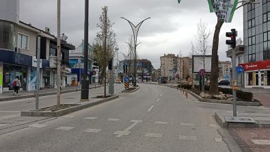 Kırşehir'de Cadde Ve Sokaklar Boşaldı