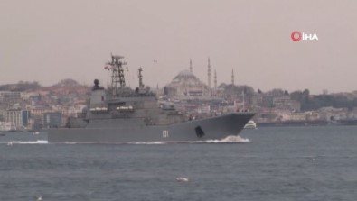 Rus Savaş Gemileri Boğaz'dan Geçti