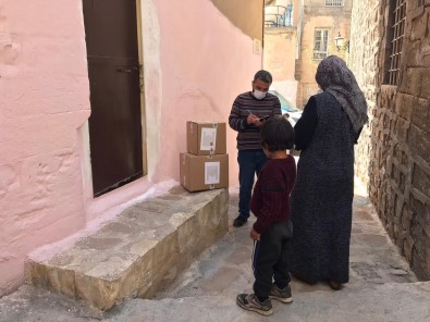 Mardin'de İhtiyaç Sahiplerine Gıda Kolisi Dağıtımına Başlandı