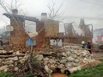 Bolu'da Yanan 2 Katlı Ev Kullanılamaz Hale Geldi Haberi
