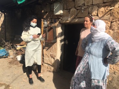 Vaka Sayılarının Düşmediği Siirt'te Sağlık Ekipleri Kapı Kapı Gezerek Aşılama Çalışmalarına Başladı