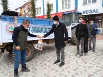 Hisarcık'ta Vatandaşlara Ücretsiz Fidan Dağıtıldı