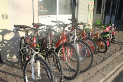 Malazgirt'te Bisiklet Sezonu Açıldı
