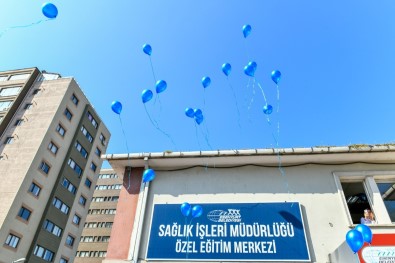 Otizm Farkındalık Günü'nde Mavi Balon Uçurdular