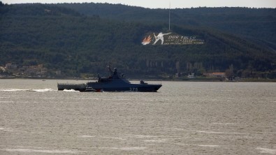 Rus Savaş Gemisi 'Dmitry Rogachev' Çanakkale Boğazı'ndan Geçti