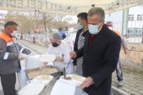 Başkan Yıldızkaya, Mehmet Akif Mahallesi'nde Kurulan Gönül Sofrasında Vatandaşlarla Buluştu