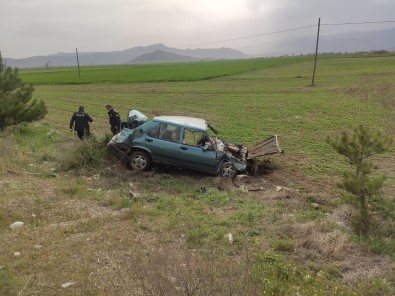 Bucak'ta Otomobil Tarlaya Uçtu Açıklaması 1 Yaralı