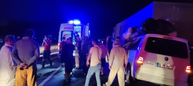 Mardin'de Hafif Ticari Araç Tıra Arkadan Çarptı Açıklaması 6 Yaralı