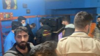 (Özel) Beyoğlu'nda İnternet Kafede 'Counter-Strike' Maçına Polis Baskını