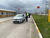 Polis Ve Jandarma Şehrin Giriş Çıkışlarında Göz Açtırmıyor