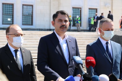 Çevre Ve Şehircilik Bakanı Kurum, Uzunmehmet Camii'ni İnceledi