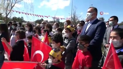 Çocuklar 23 Nisan'ı Resimle Kutladı