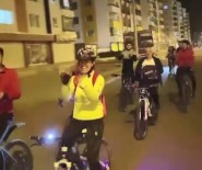 Diyarbakır'da Bir Bisiklet Grubu Kısıtlama Saatinde Şehir Turu Attı