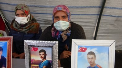 Evlat Nöbetindeki Acılı Anne Açıklaması 'Benim Oğlum Nereden Biliyor Suriye'ye Gitmeyi'