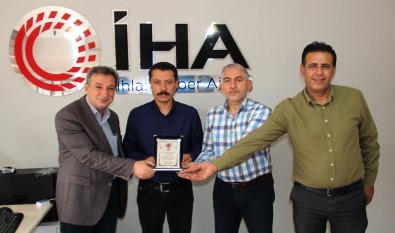 İGD'den İHA Muhabiri Ahmet Arslantaş'a Paket