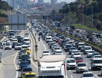 82 saatlik kısıtlama öncesi trafik kilit!