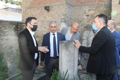 Başkan Kaplan'dan, Adnan Menderes'in Hocasına Vefa