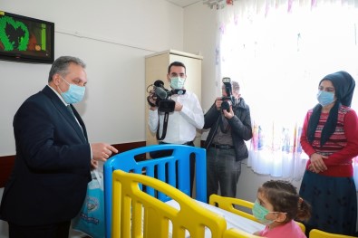 Başkan Yalçın'dan Hasta Çocuklara Sürpriz