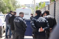 İzmir'de Ağabeyini Pompalı Tüfekle Vurup Öldüren Şüpheli Tutuklandı Haberi