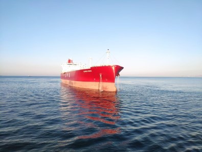 Marmara Denizi'nde Arıza Yapan LPG Tankeri Kurtarıldı