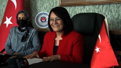 Türk Sağlık-Sen Ebelerin Haklarının İyileştirilmesini İstedi