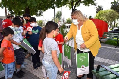 Başkan Erdem Makamı Çocuklara Teslim Etti