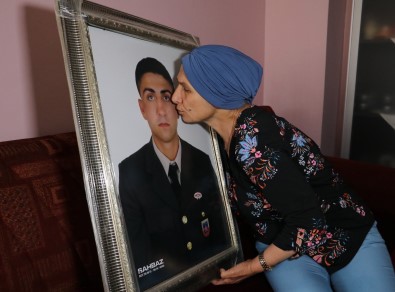 Evinde Ölü Bulunan Uzman Çavuş Ve Arkadaşı Cinayete Kurban Gitmiş