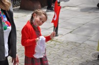 Kadıköy'de Dans Ve Müzik Eşliğinde 23 Nisan Coşkusu