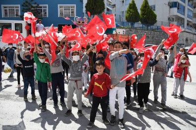 Kuşadası'nda 23 Nisan Coşkusu 23 Mahalleyi Sardı