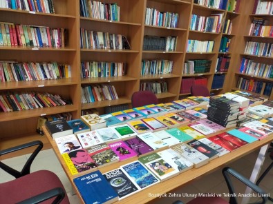 3 Okulun Kütüphaneleri Yenilendi