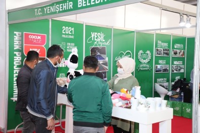 ADEM'li Kadınların El Emeği Ürünleri Sergilendi