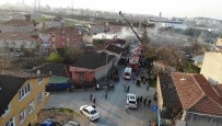 Ataşehir'de Çatıları Saran Alevler, Mahalleliyi Sokağa Döktü Haberi
